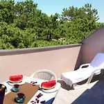 Colorful Flat With Shared Pool Appartamento Bibione
