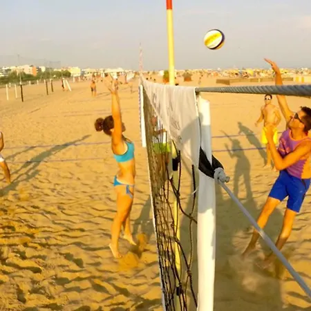 Colorful Flat With Shared Pool *