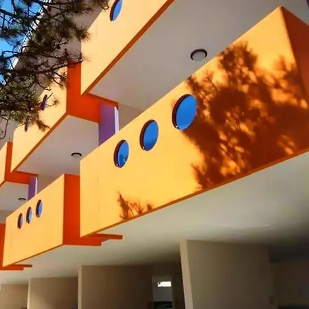 Colorful Flat With Shared Pool *