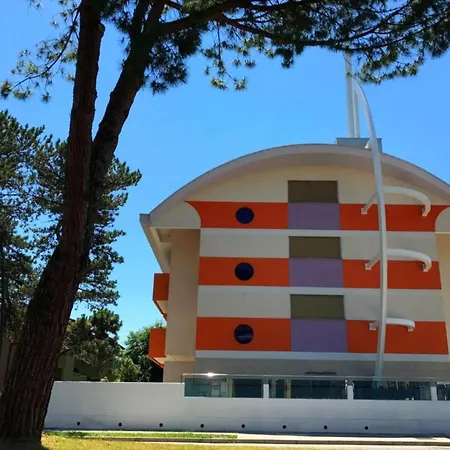 Lägenhet Colorful Flat With Shared Pool