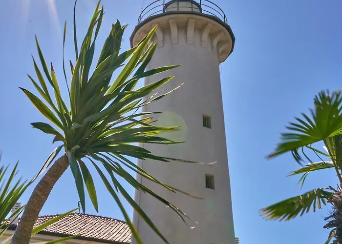 Colorful Flat With Shared Pool شقة بيبيوني