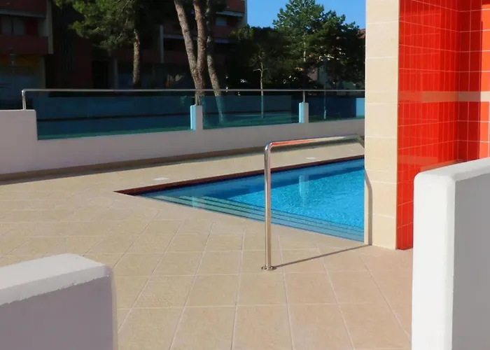 شقة Colorful Flat With Shared Pool