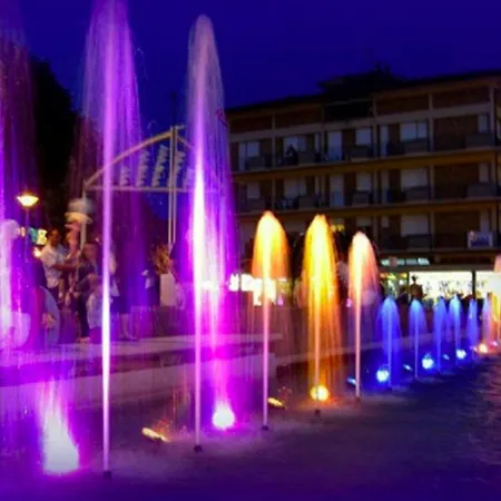 Apartment Colorful Flat With Shared Pool - Beahost