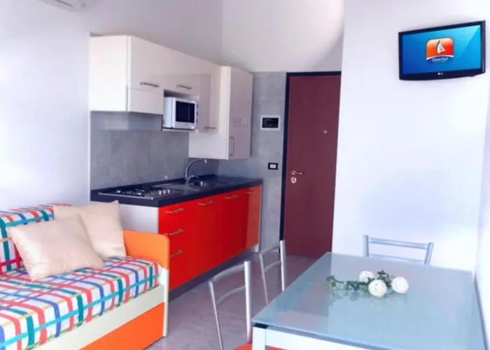 Διαμέρισμα Colorful Flat With Shared Pool Μπιμπιόνε